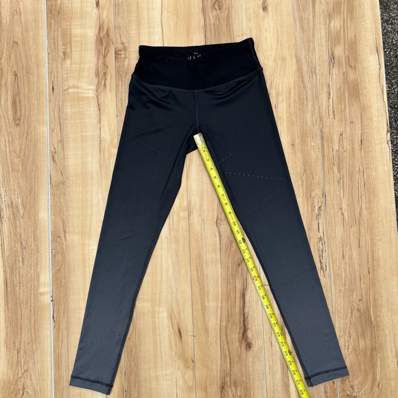 Vina Black Ombre Breathable Performance Leggings Size Small - Picture 5 of 6